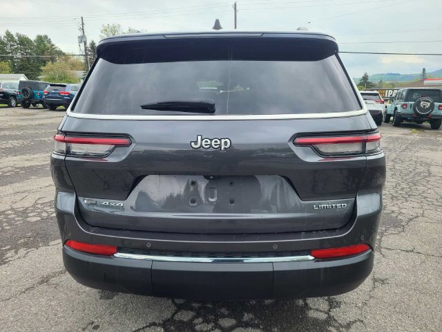 Used 2023 Jeep Grand Cherokee L Limited AWD/4WD image 8