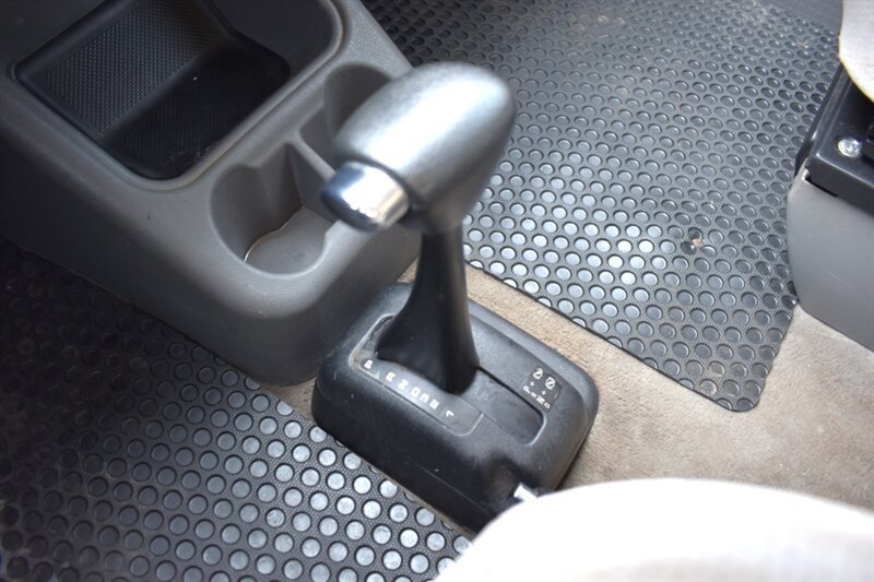 Used 2002 Volkswagen Eurovan MV FWD image 17