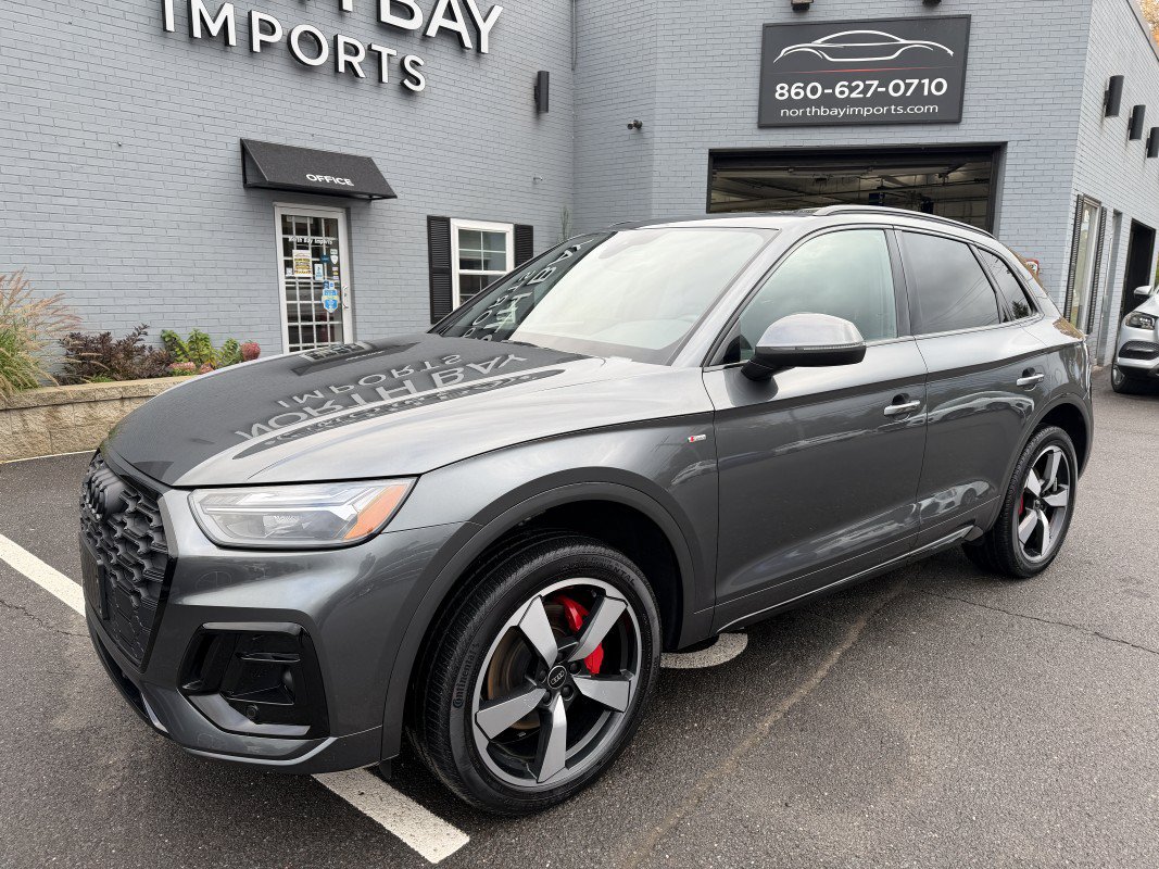 Used 2024 Audi Q5 2.0T Premium Plus w/ Premium Plus Package AWD/4WD image 2