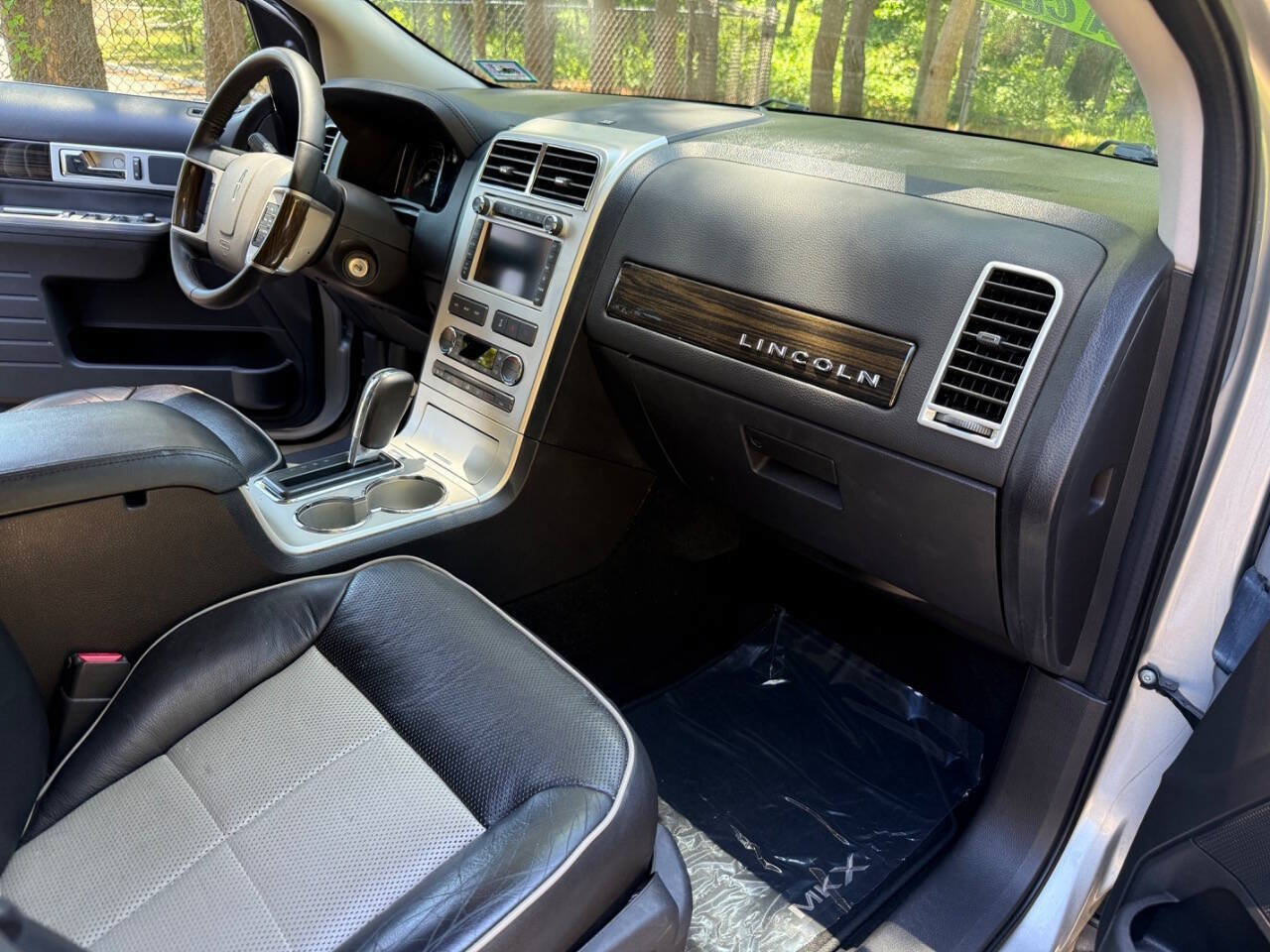 Used 2009 Lincoln MKX AWD image 19