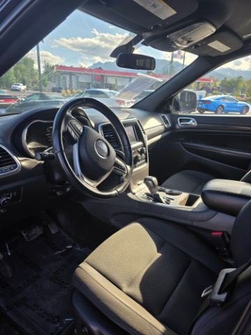 Used 2018 Jeep Grand Cherokee Laredo AWD/4WD image 52