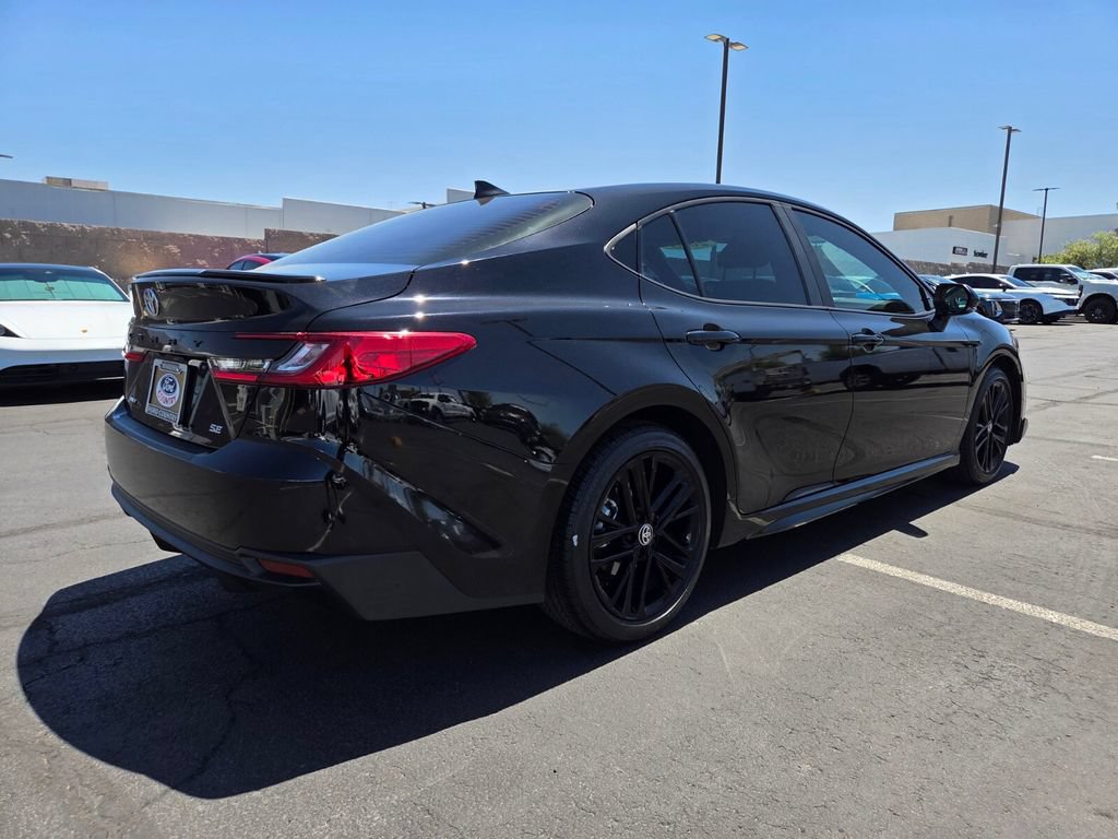 Used 2025 Toyota Camry SE FWD image 4