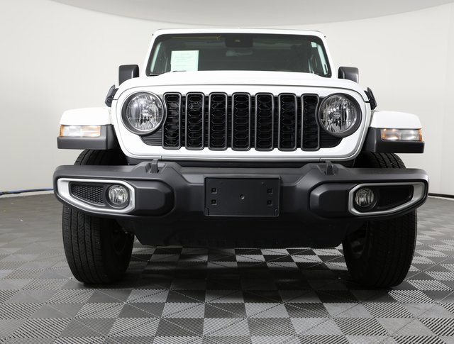 Used 2024 Jeep Gladiator Sport image 2