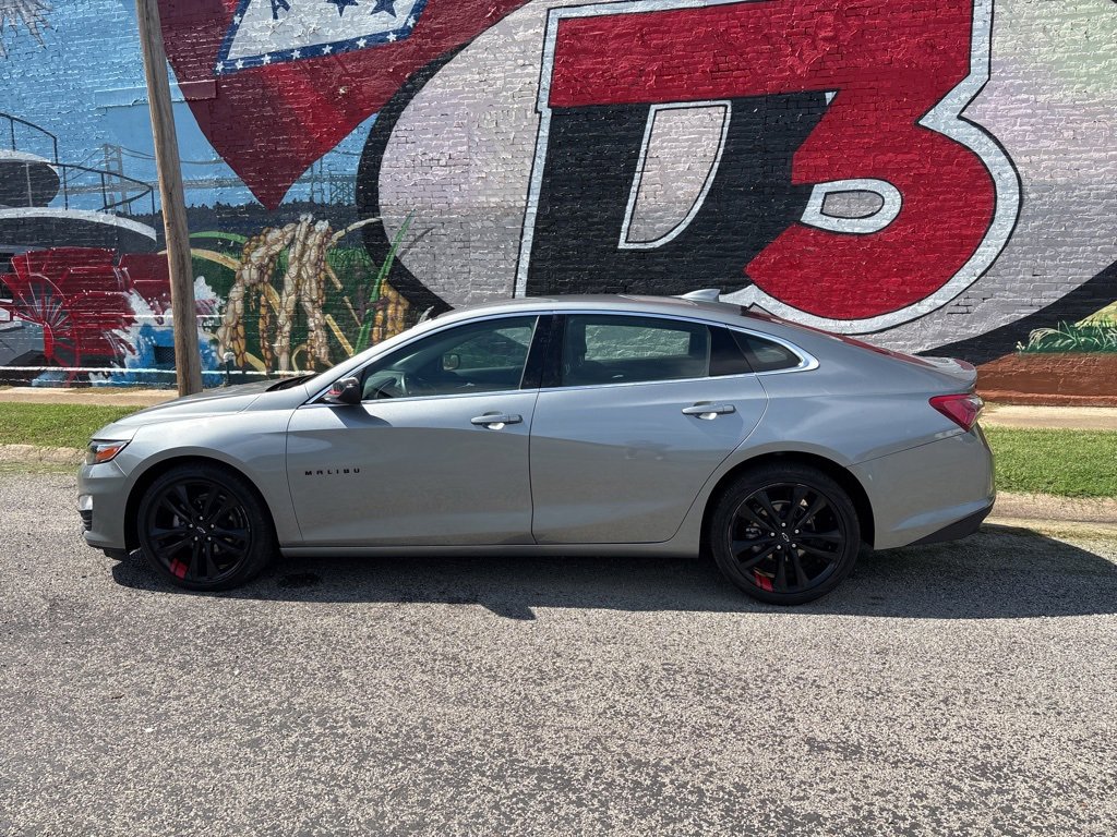 Used 2024 Chevrolet Malibu LT w/ Redline Edition image 3