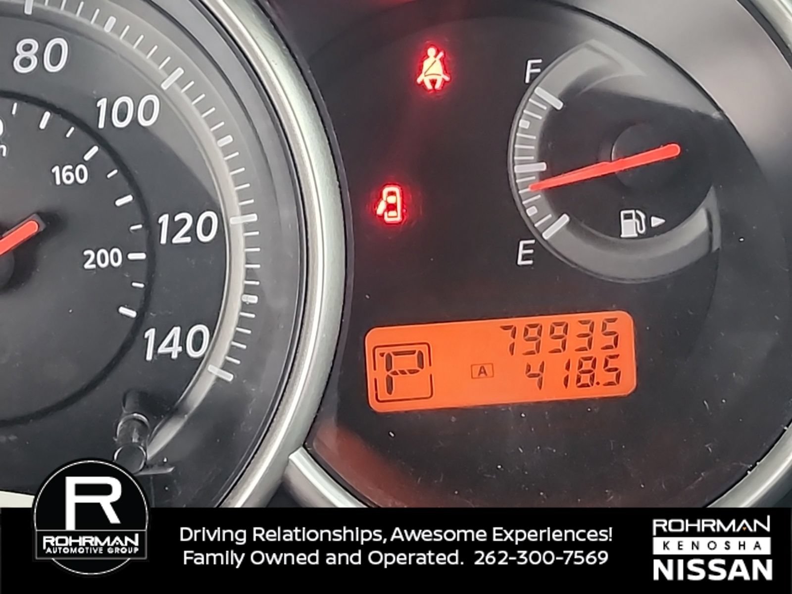 Used 2010 Nissan Versa Hatchback w/ Premium Pkg FWD image 1