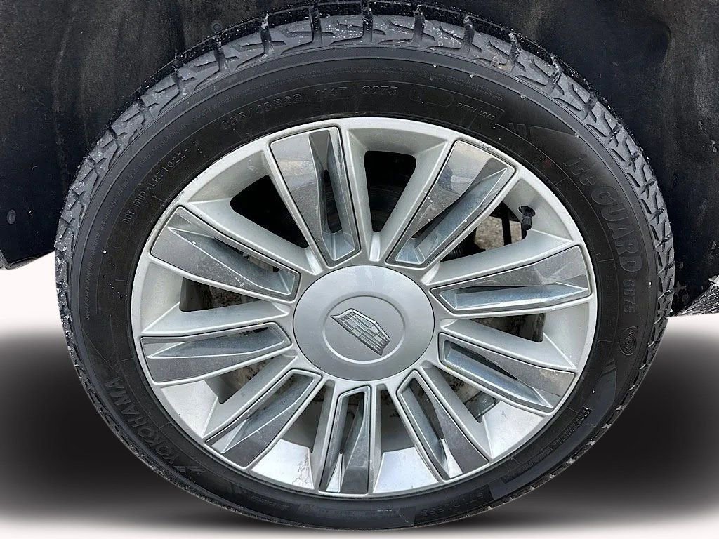 Used 2020 Cadillac Escalade Platinum image 30