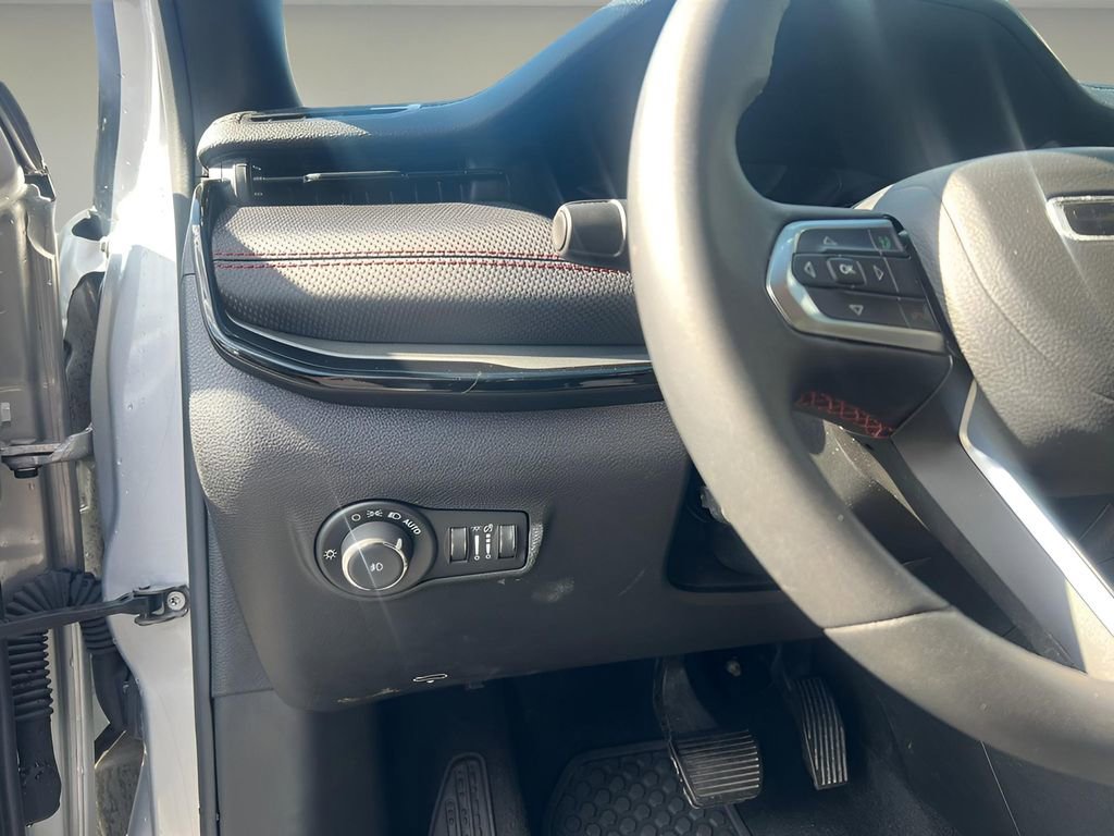 Used 2024 Jeep Compass Trailhawk image 13