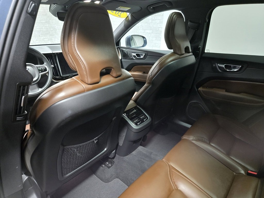 Used 2022 Volvo XC60 B5 Inscription w/ Advanced Package image 34
