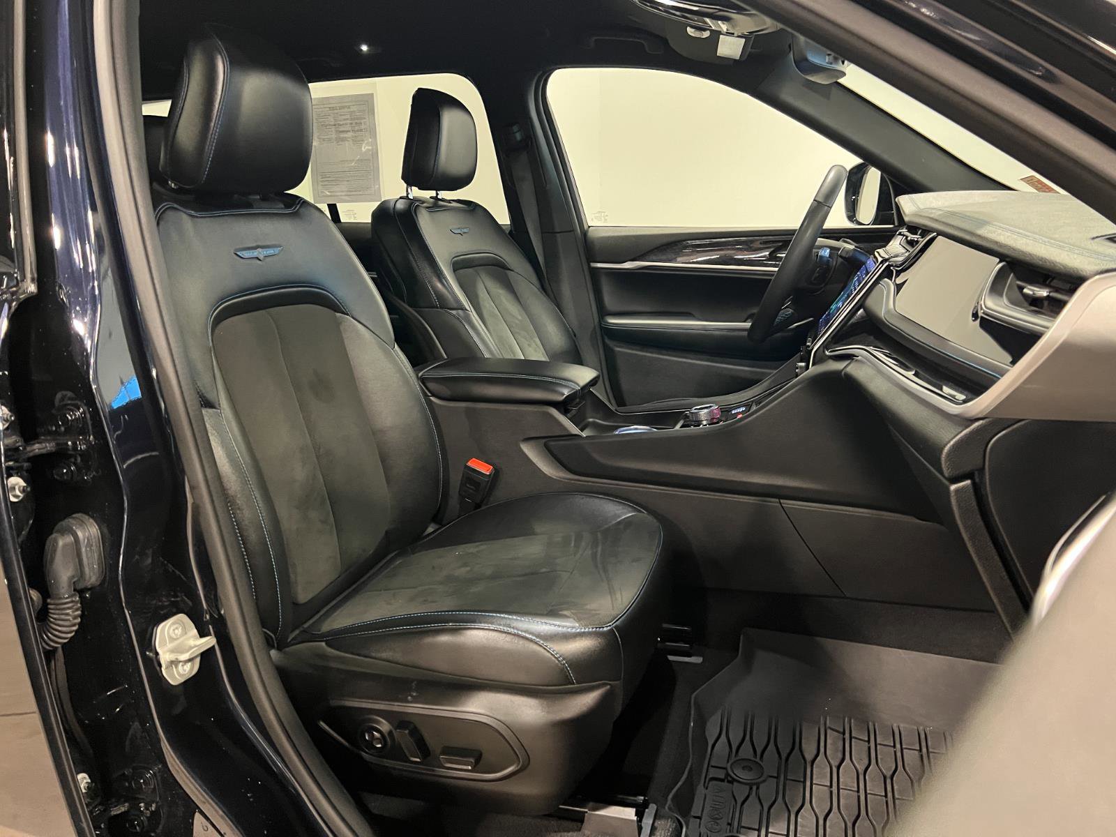 Used 2024 Jeep Grand Cherokee Trailhawk image 38