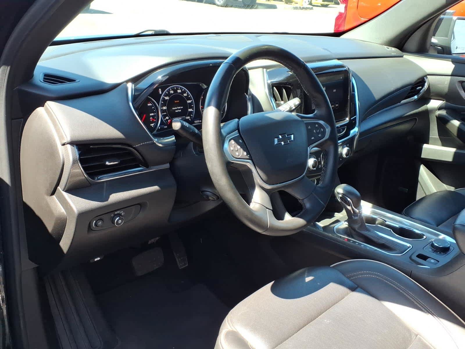 Certified 2023 Chevrolet Traverse Premier w/ Redline Edition AWD/4WD image 9