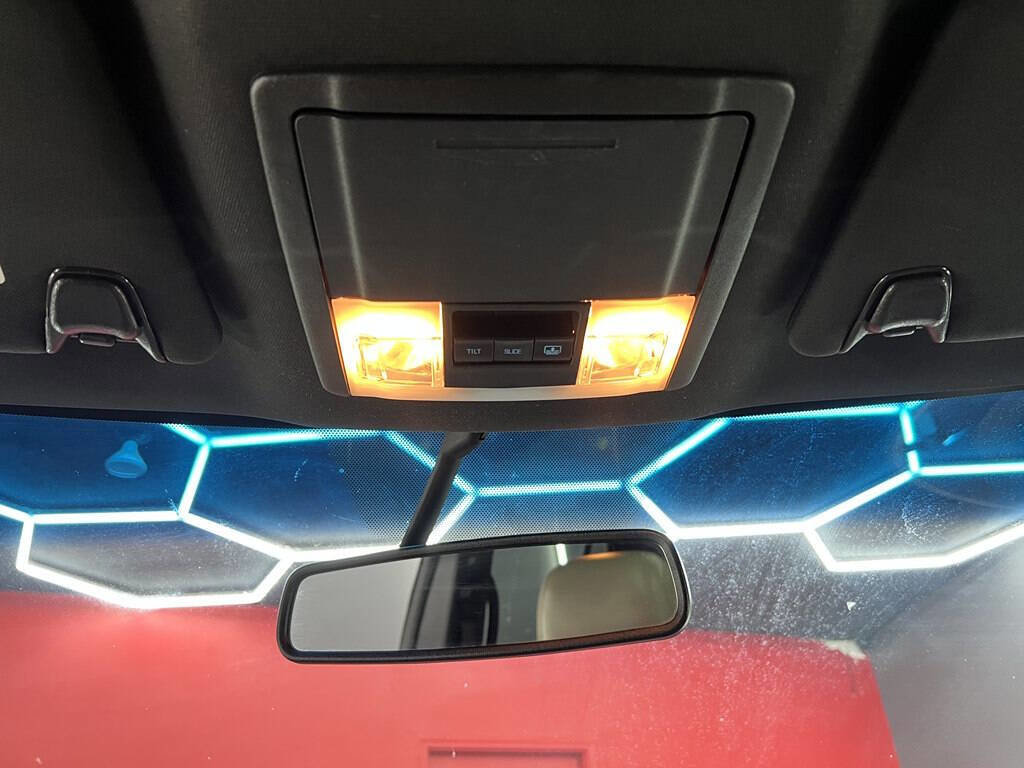 Used 2015 Ford Explorer XLT w/ Equipment Group 202A image 28