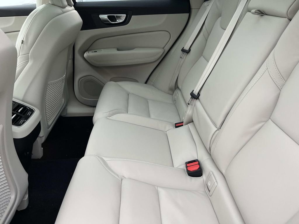 New 2026 Volvo XC60 B5 Ultra w/ Climate Package image 19