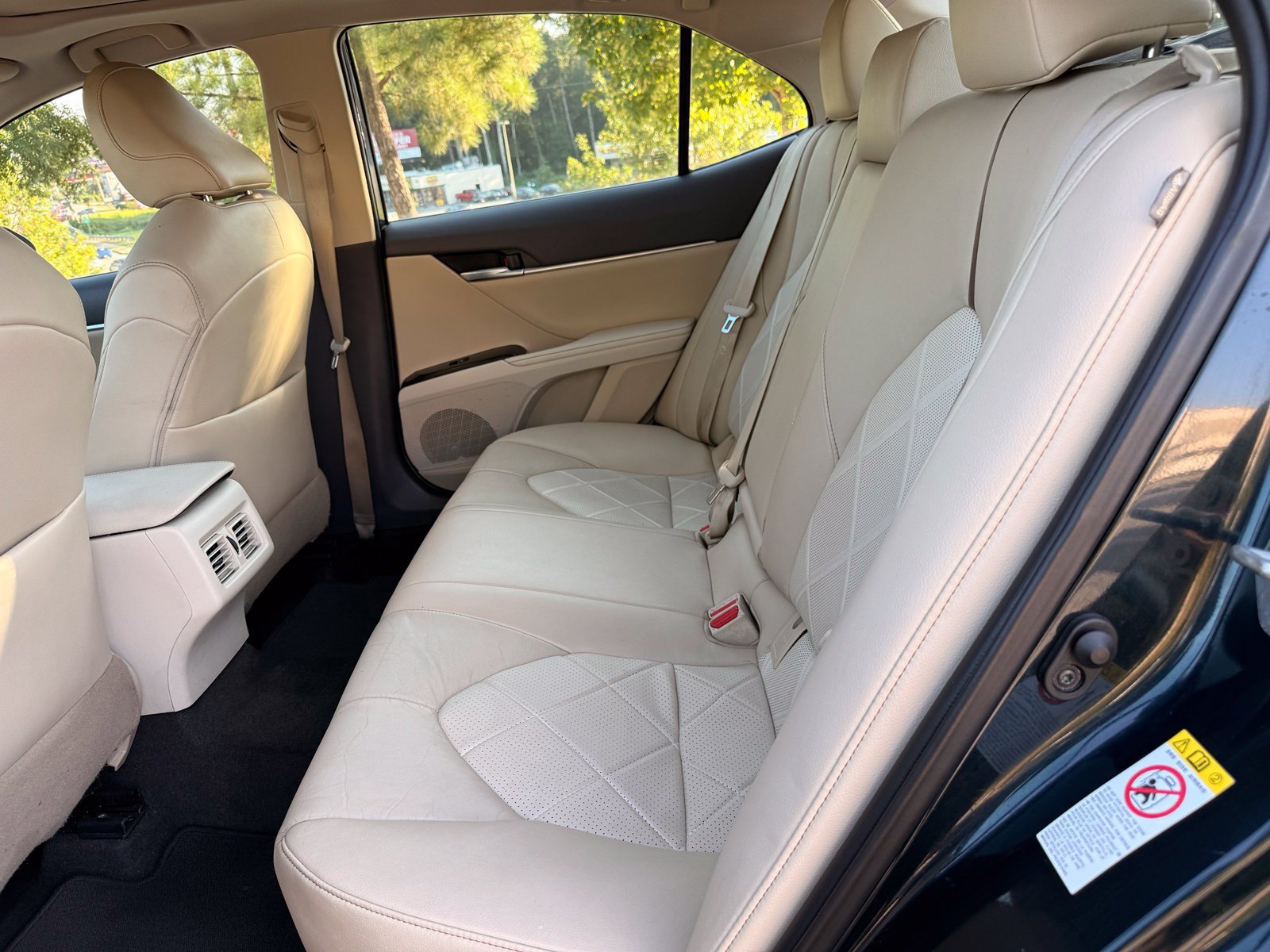 Used 2019 Toyota Camry XLE w/ Carpet Mat Package FWD image 37