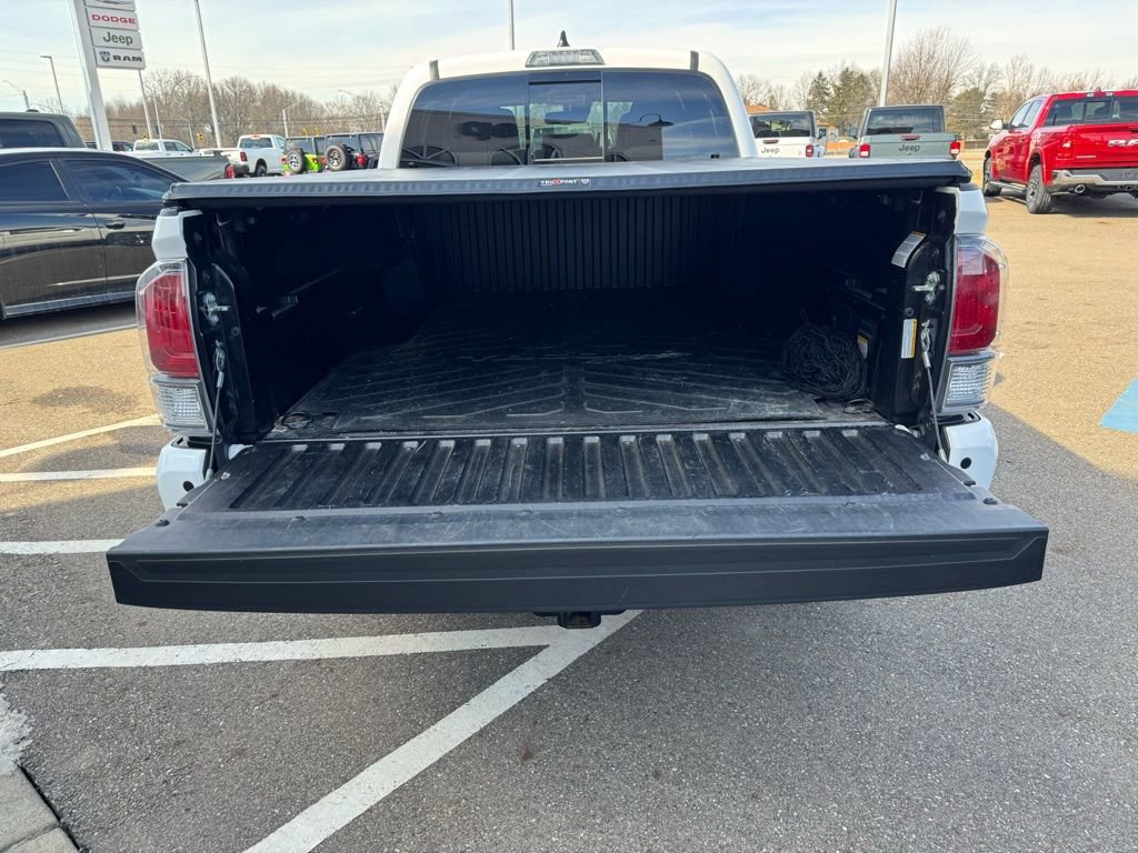 Used 2022 Toyota Tacoma TRD Sport w/ Technology Package image 9