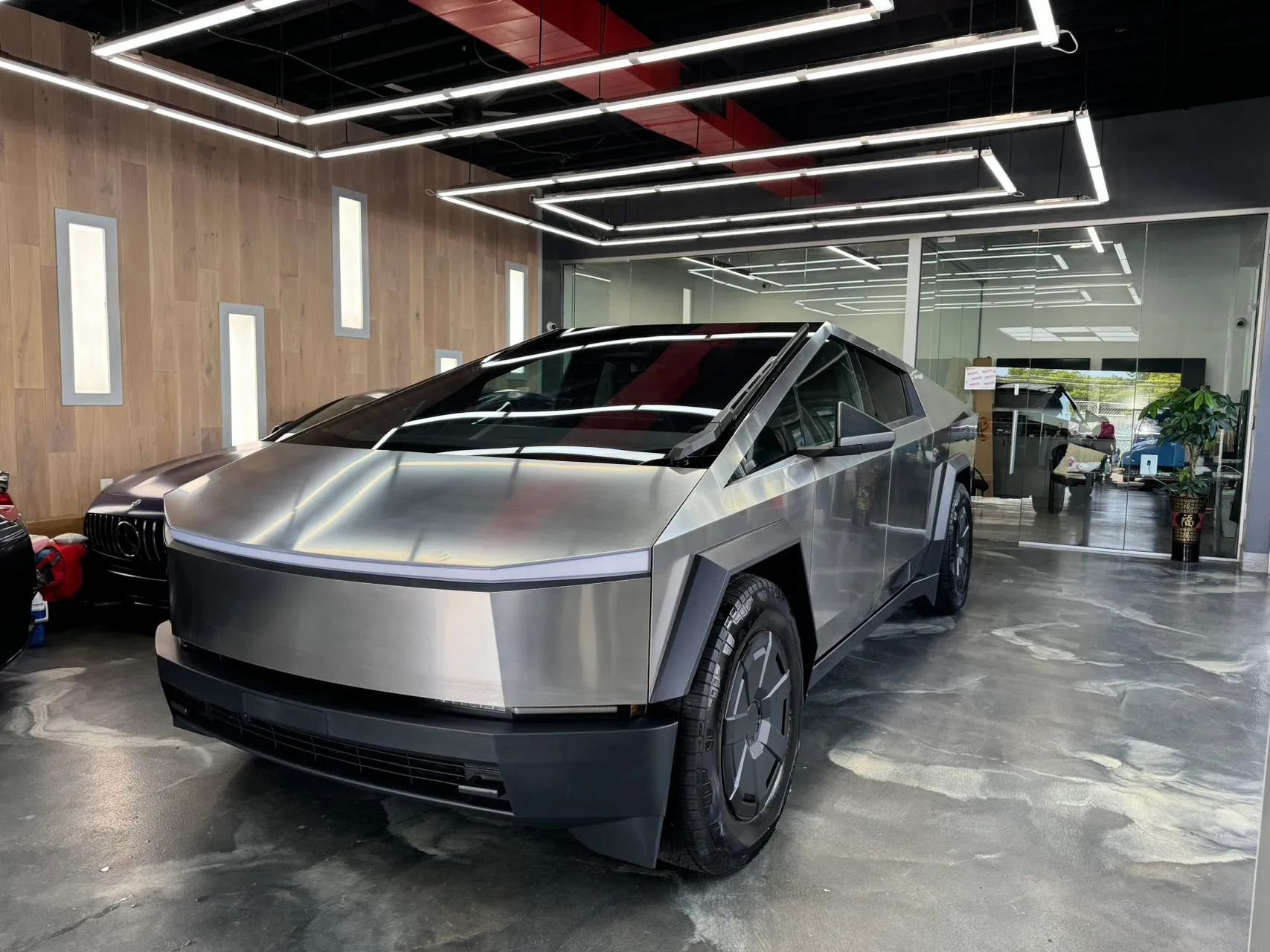 Used 2024 Tesla Cybertruck AWD Crew Cab image 2