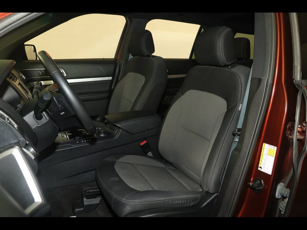 Used 2016 Ford Explorer XLT FWD image 17