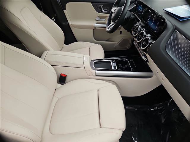 Used 2025 Mercedes-Benz GLA 250 4MATIC image 27