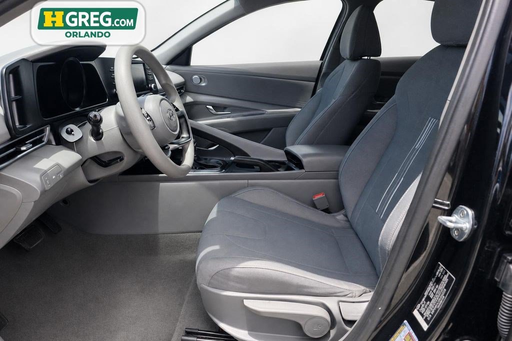 Used 2022 Hyundai Elantra SEL FWD image 10