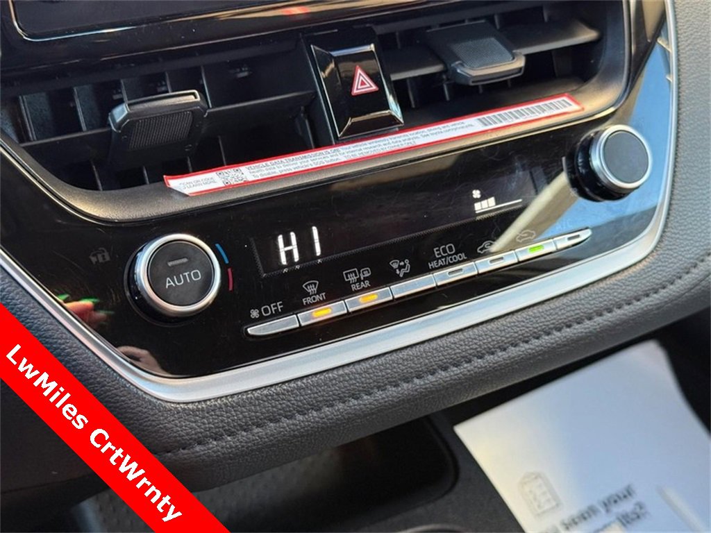 Used 2025 Toyota Corolla SE image 28