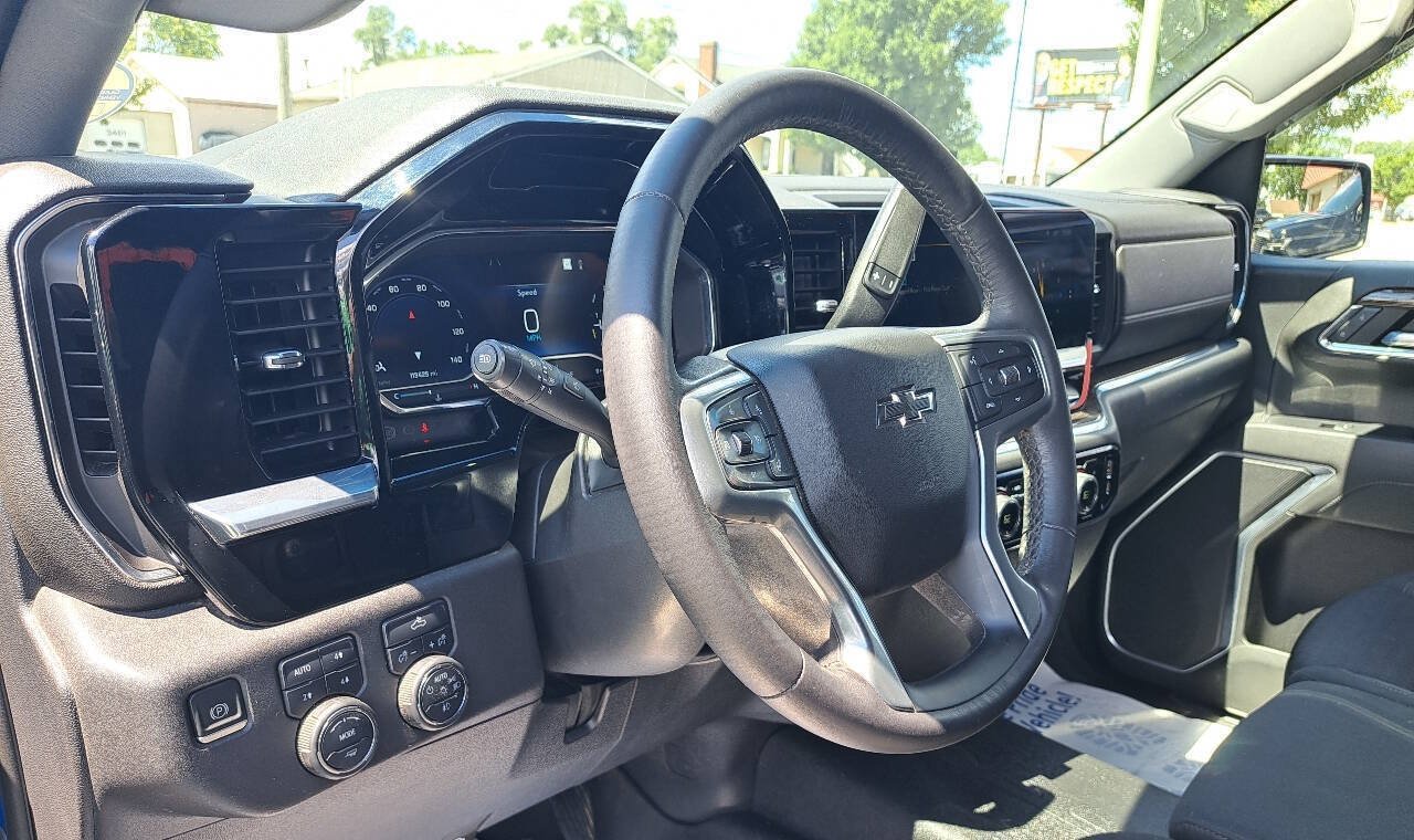 Used 2022 Chevrolet Silverado 1500 RST AWD/4WD image 10