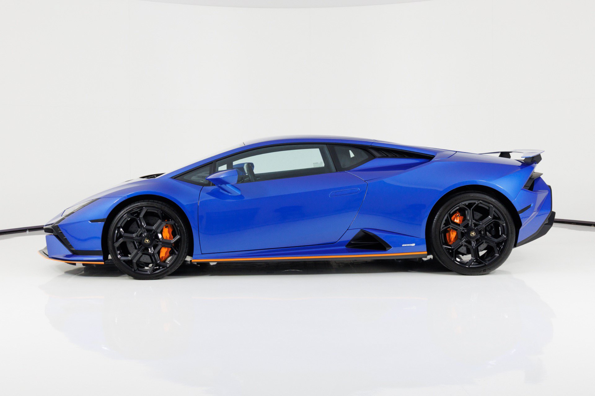 Used 2023 Lamborghini Huracan Tecnica RWD image 6