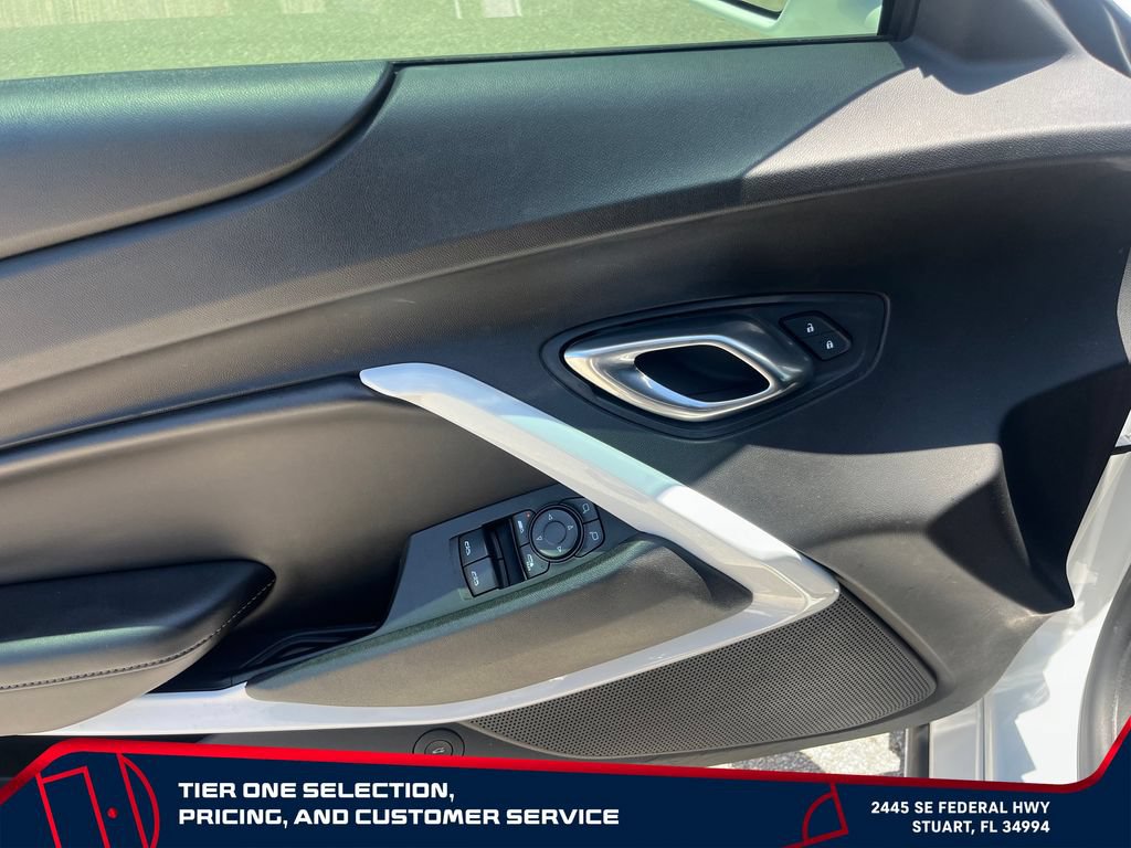 Used 2018 Chevrolet Camaro SS RWD image 13