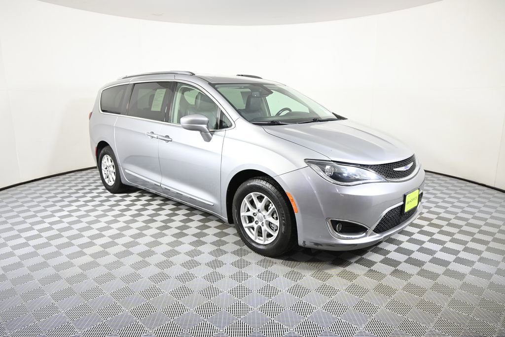 Used 2020 Chrysler Pacifica Touring-L image 9
