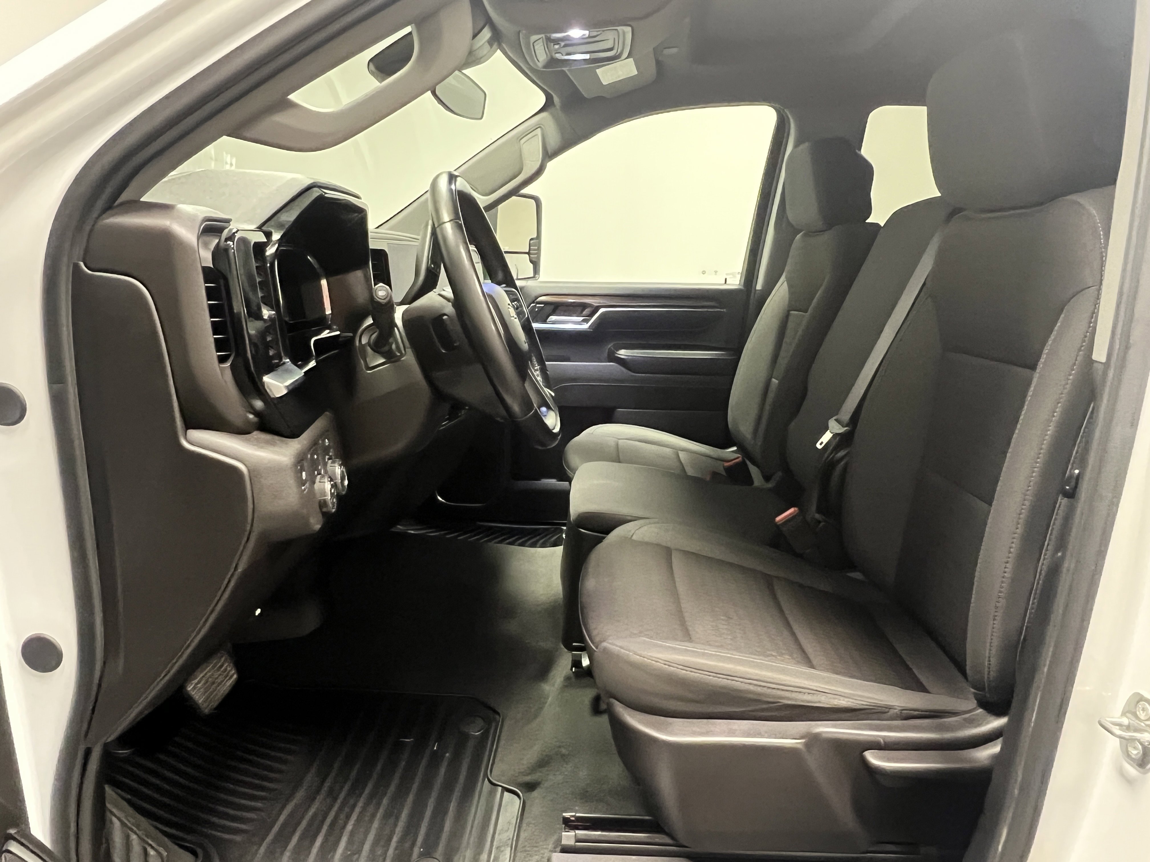 Used 2024 Chevrolet Silverado 2500 LT image 14