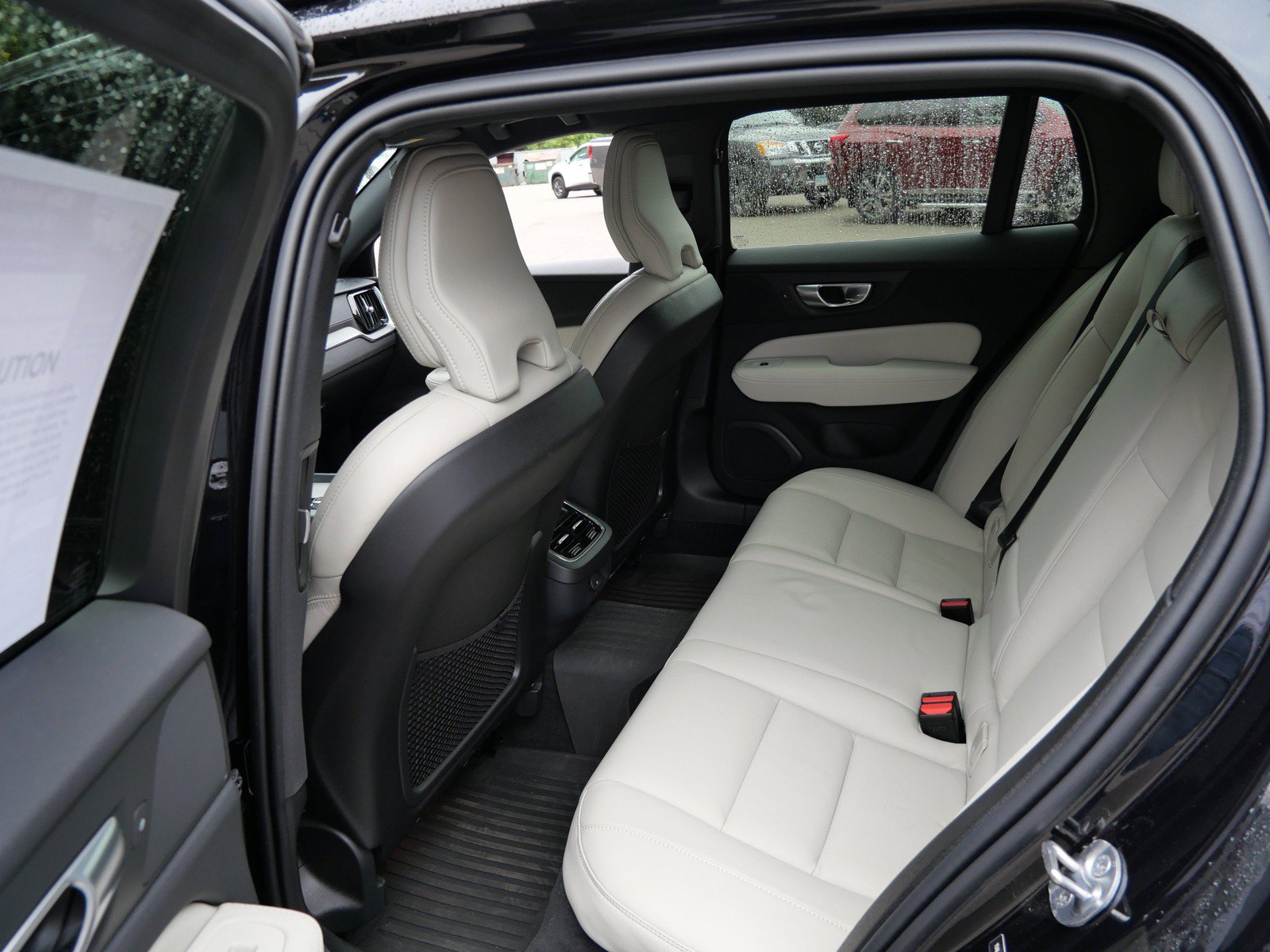 Certified 2024 Volvo V60 B5 Cross Country Ultimate w/ Protection Package Premier AWD/4WD image 10