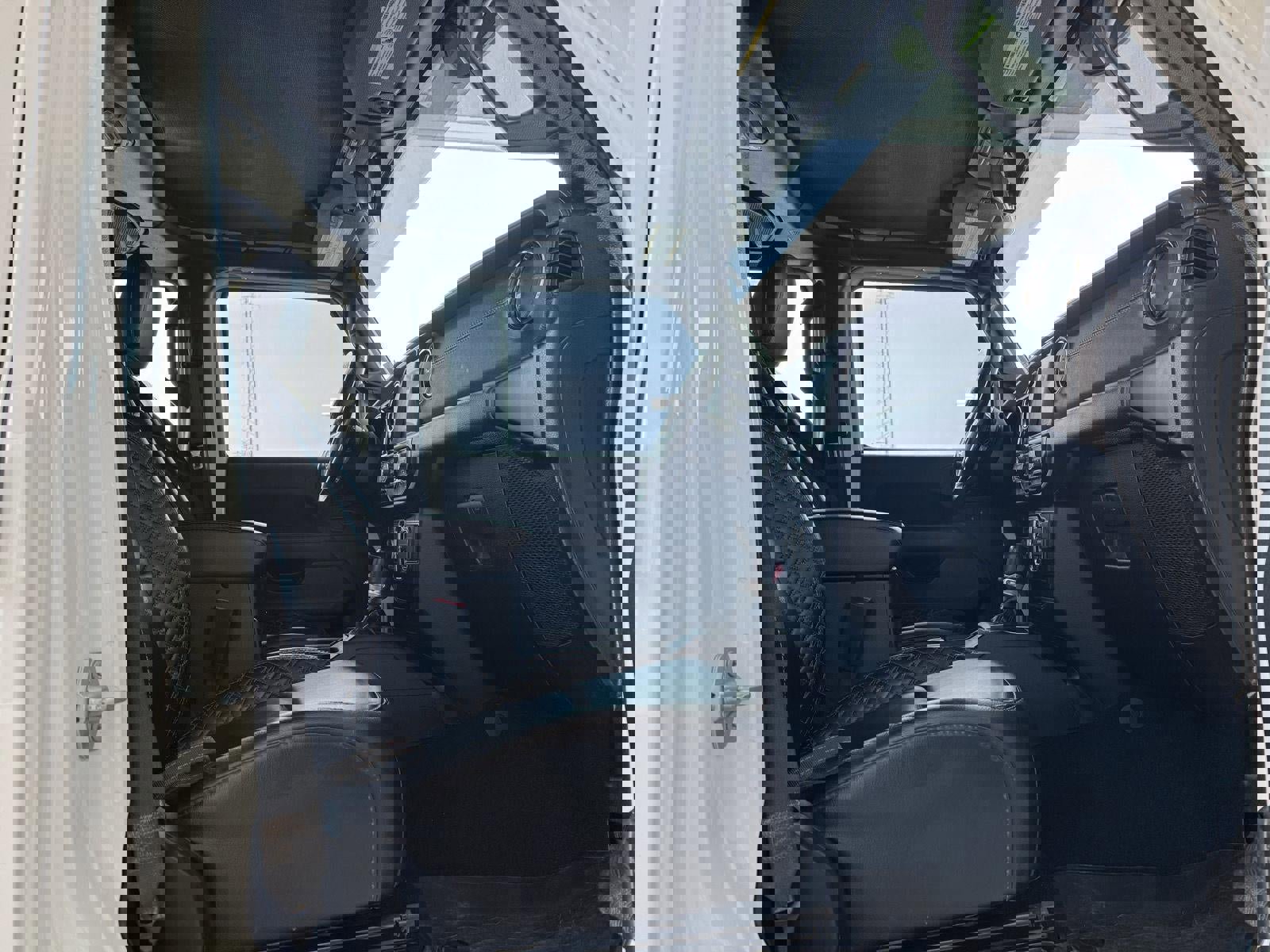 Used 2021 Jeep Gladiator Overland image 31