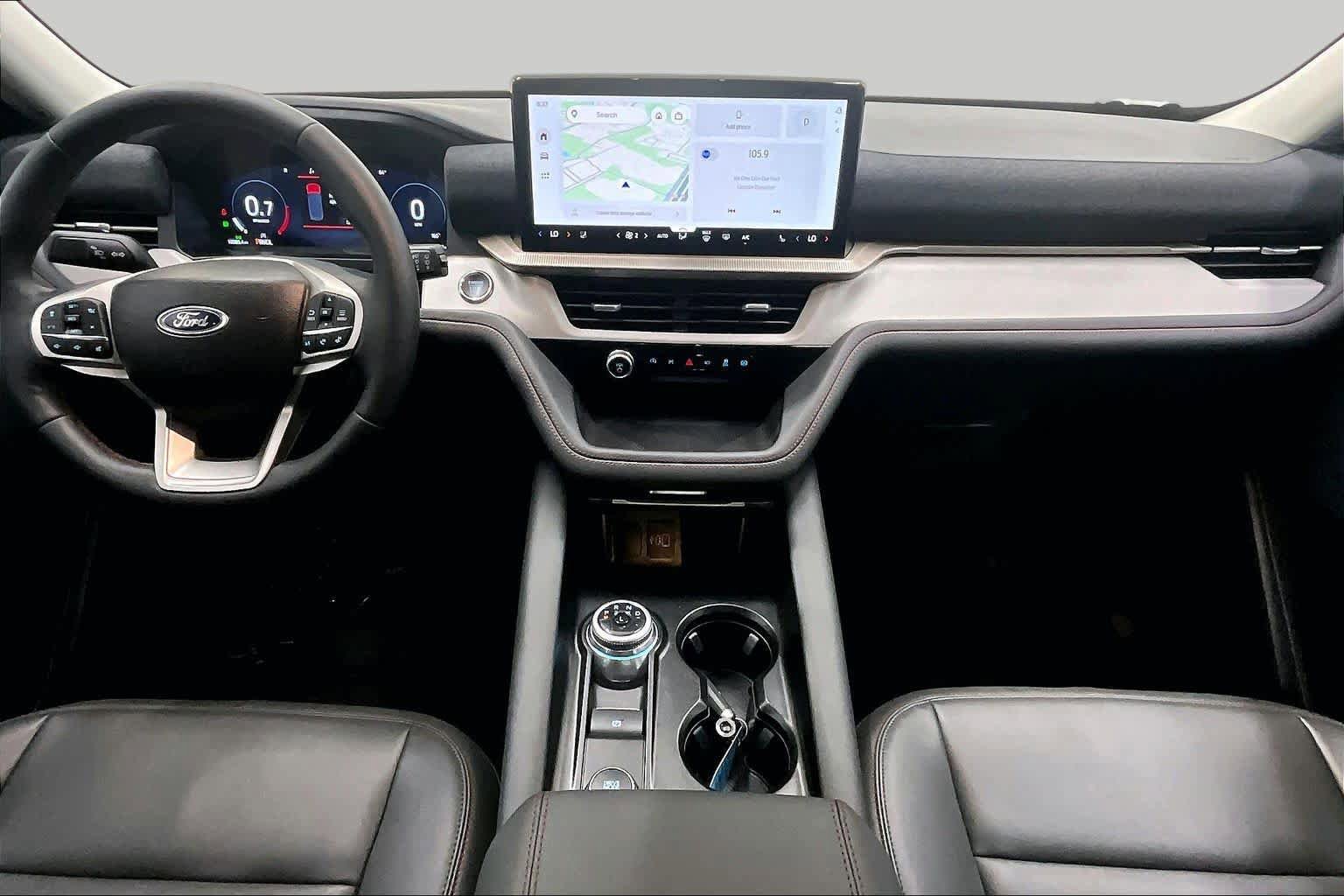 Used 2025 Ford Explorer Active w/ Active Comfort Package RWD image 16