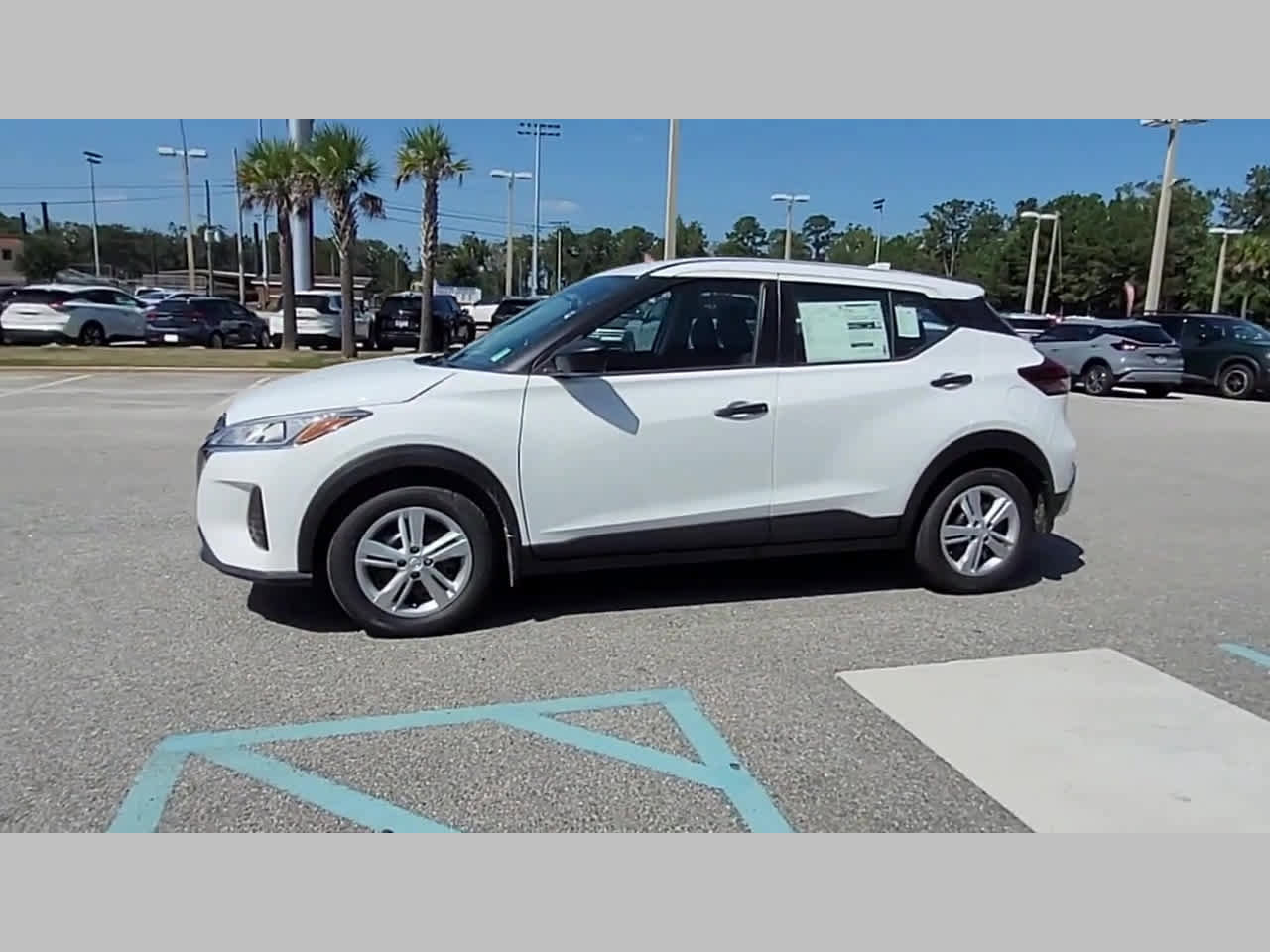 New 2025 Nissan Kicks Play S image 23