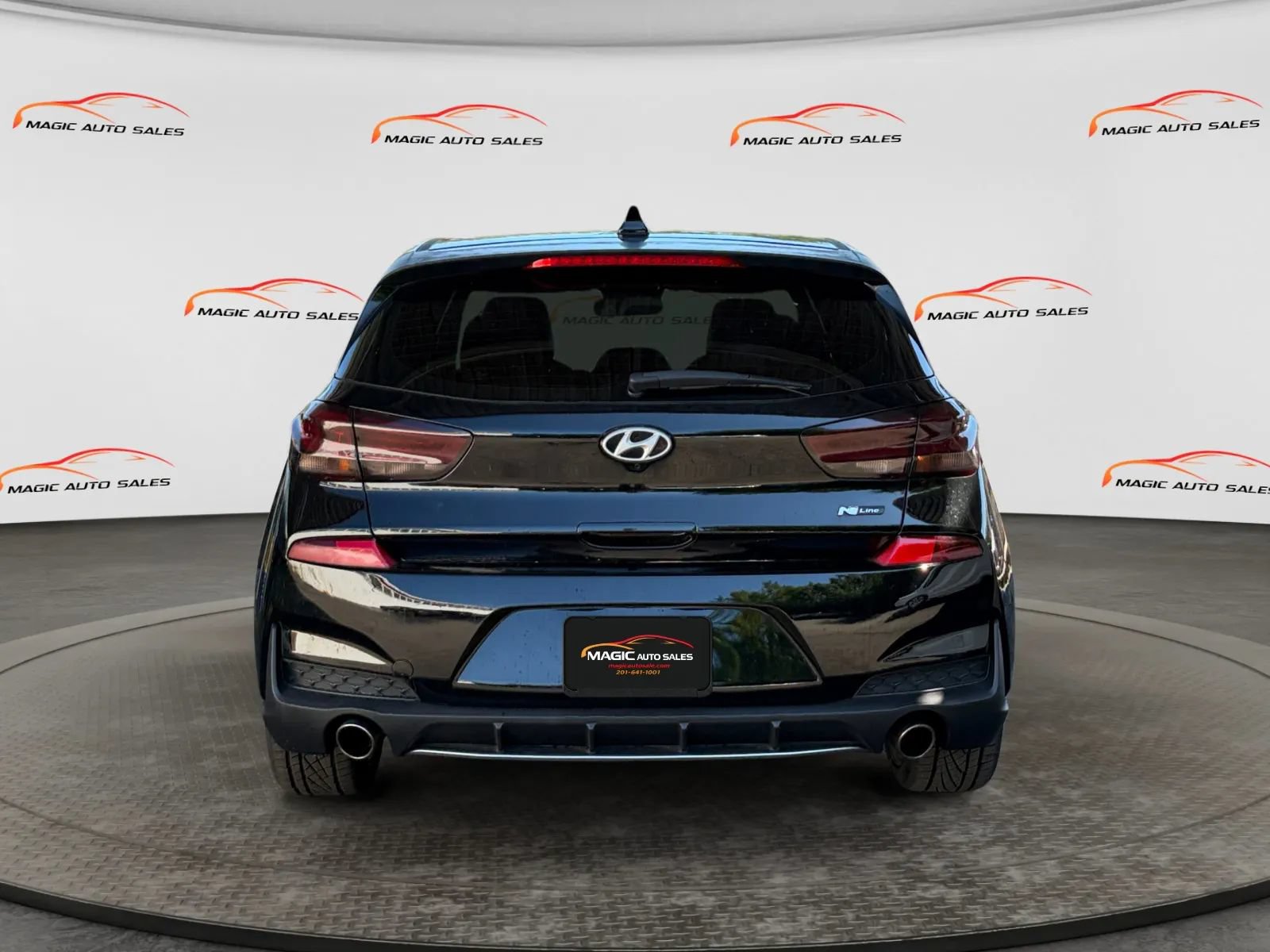 Used 2019 Hyundai Elantra GT N Line FWD image 9