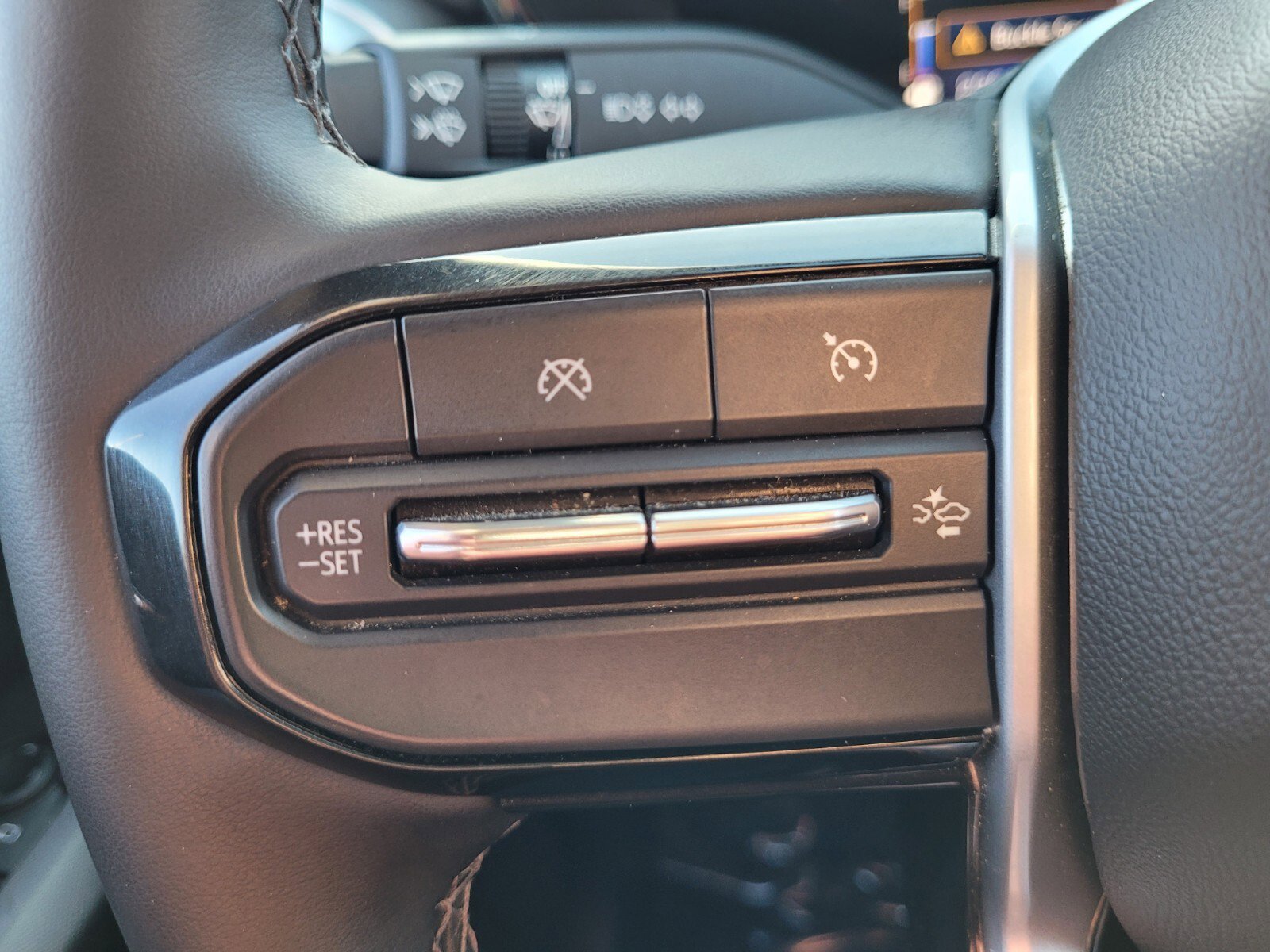 Used 2023 Chevrolet Colorado LT w/ LT Convenience Package II image 27