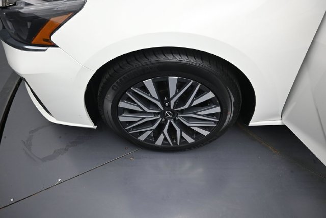 Used 2025 Nissan Altima 2.5 SV FWD image 33