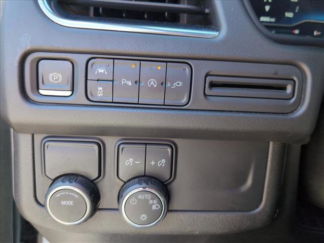 Used 2022 Chevrolet Suburban Premier image 16