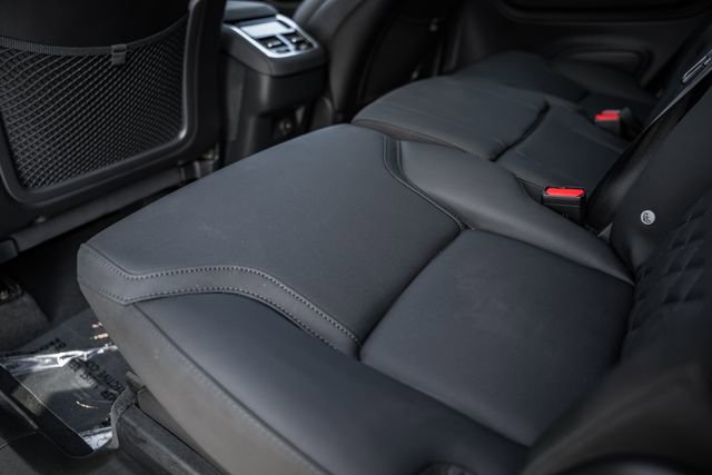 Used 2025 Volvo XC90 B6 Plus image 32