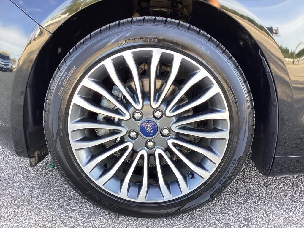 Used 2017 Ford Fusion SE image 13