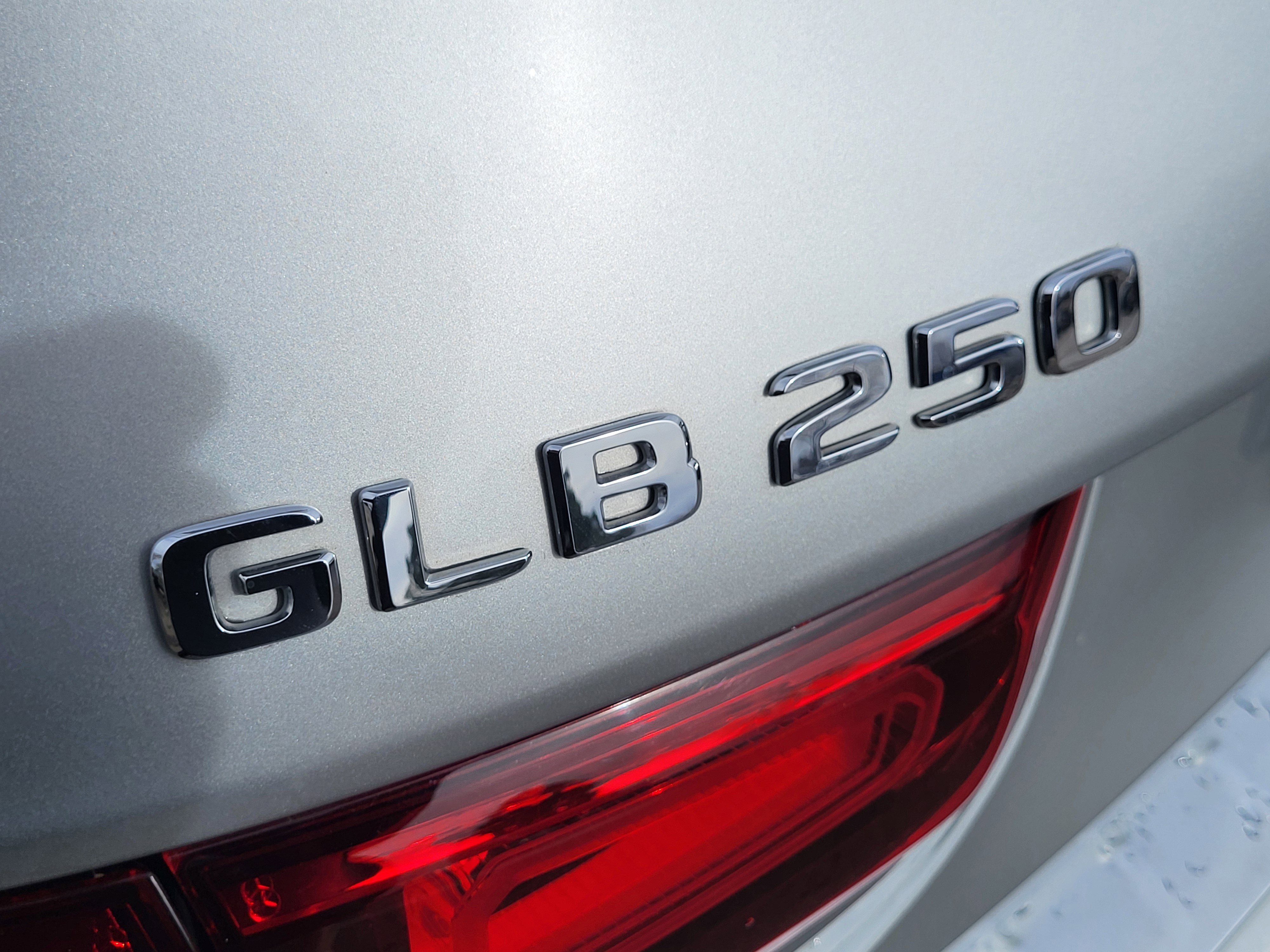 Used 2021 Mercedes-Benz GLB 250 GLB 250 image 13