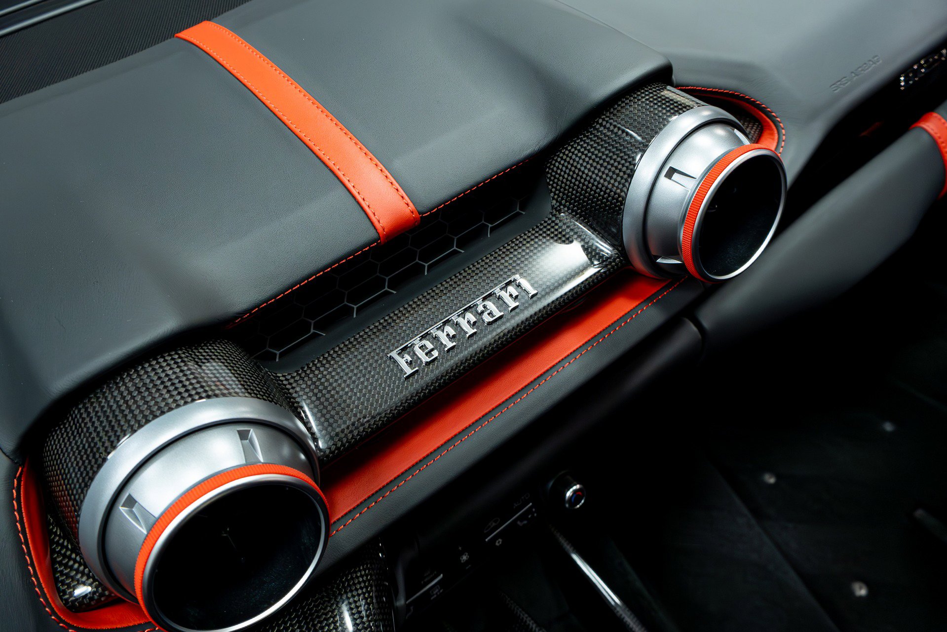 Used 2018 Ferrari 812 Superfast RWD image 72