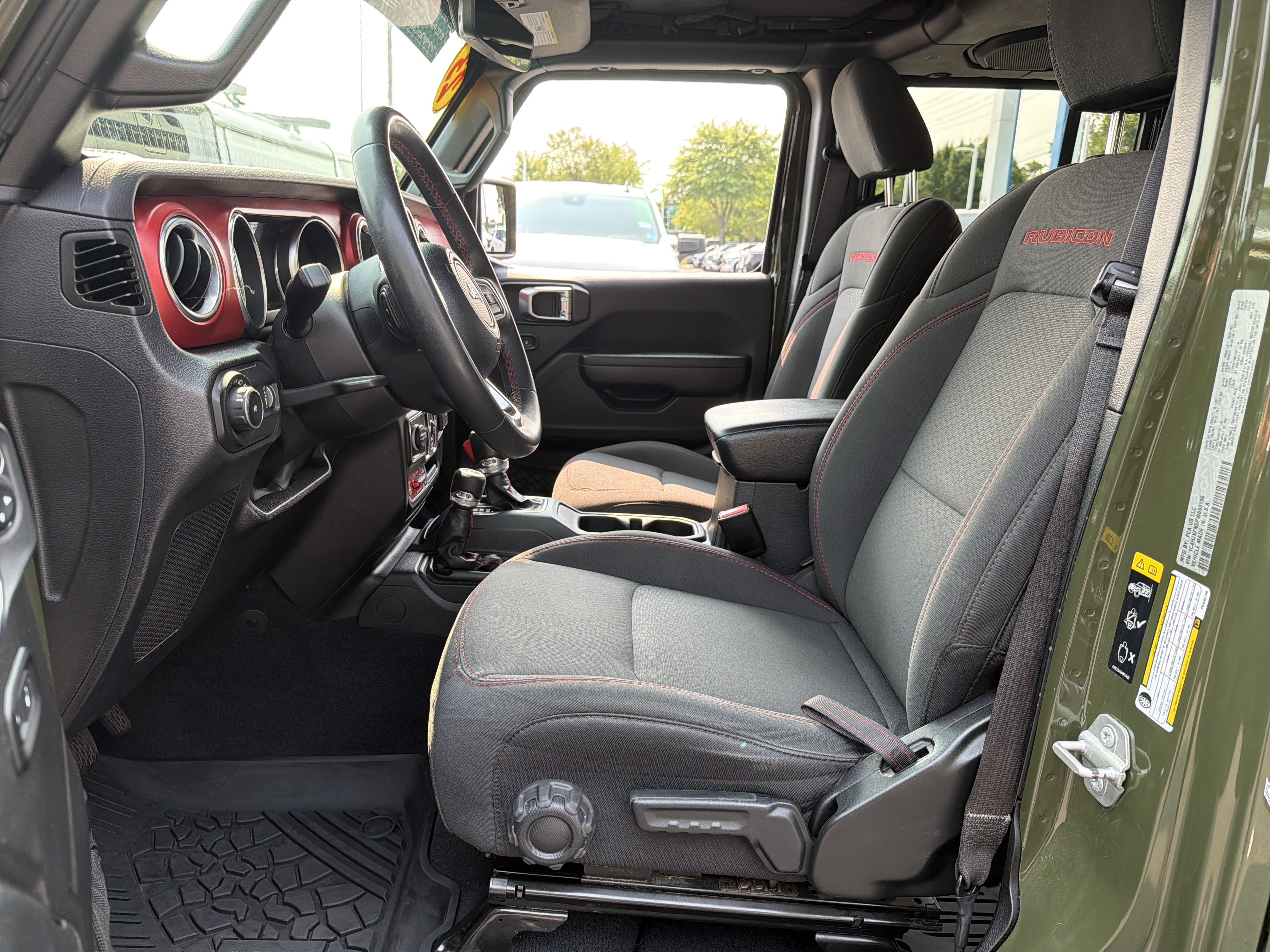 Used 2023 Jeep Wrangler Unlimited Rubicon AWD/4WD image 16