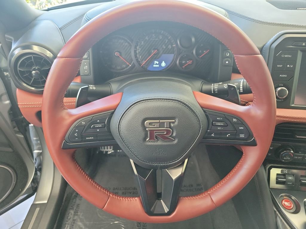 Used 2024 Nissan GT-R Premium w/ Premium Interior Package image 21
