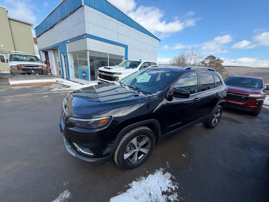 Used 2021 Jeep Cherokee Limited w/ Elite Package image 2