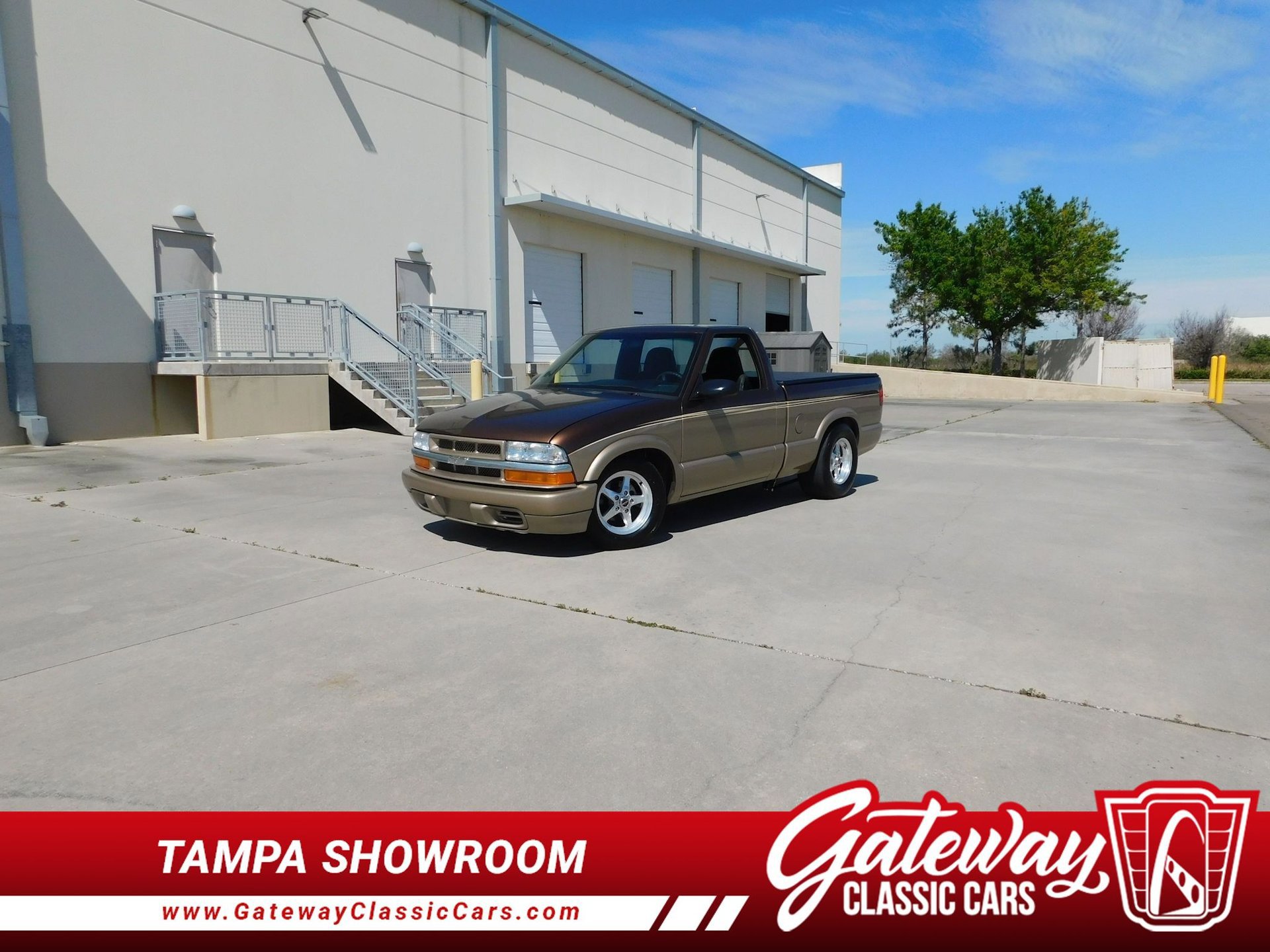 Used 2000 Chevrolet S10 Pickup LS w/ Preferred Equipment Group RWD image 1