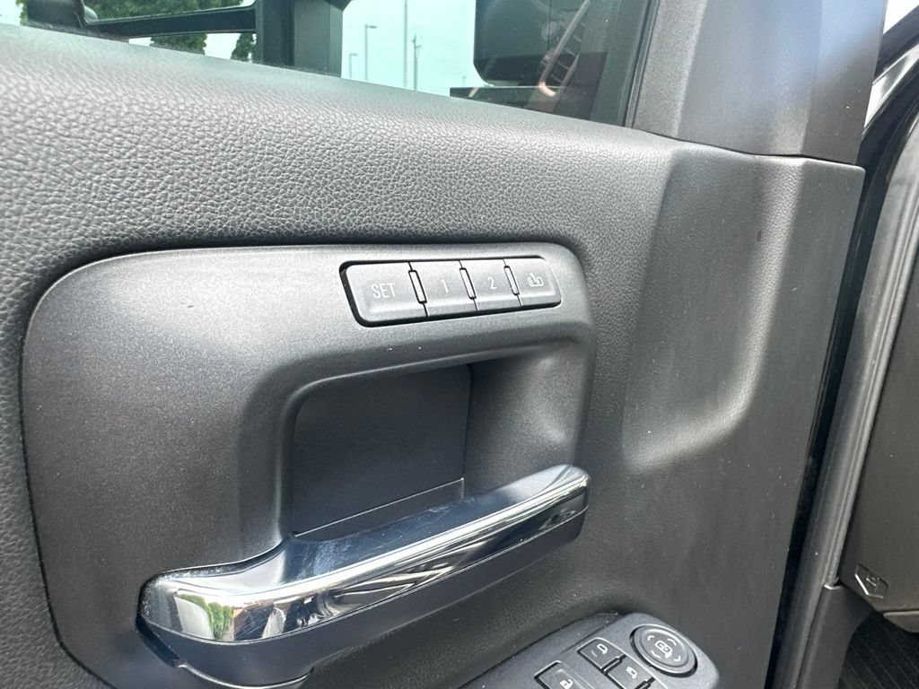Used 2015 GMC Sierra 3500 Denali w/ Duramax Plus Package AWD/4WD image 28