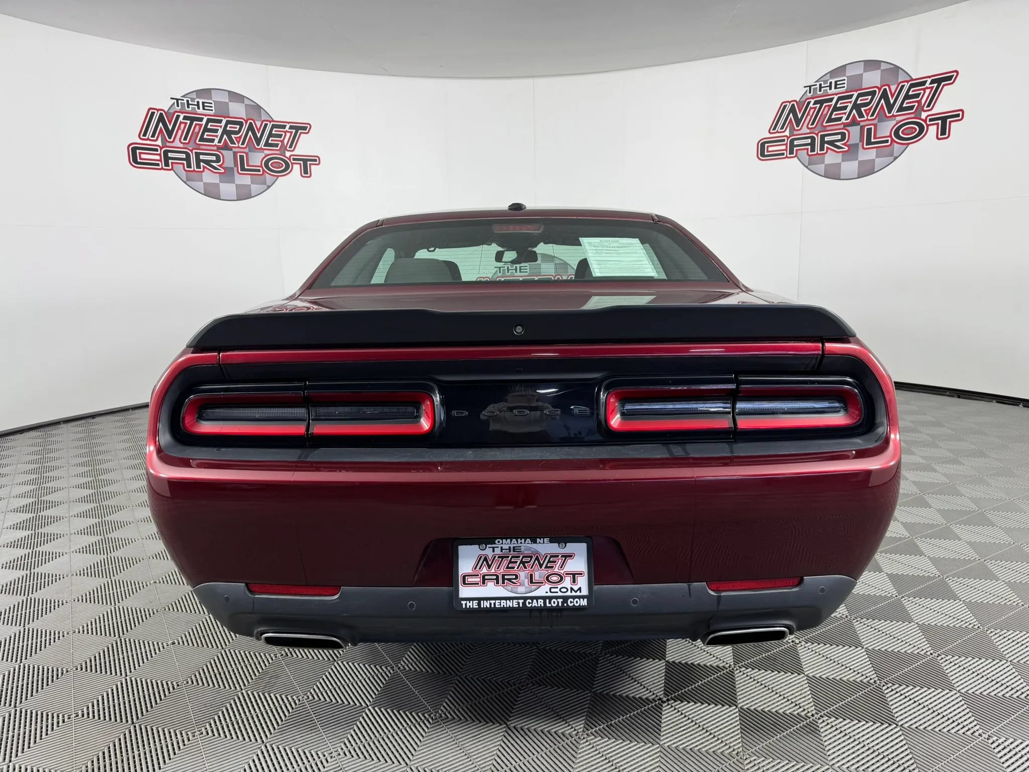 Used 2021 Dodge Challenger SXT w/ Driver Convenience Group RWD image 6