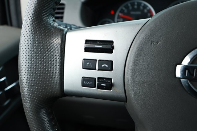 Used 2019 Nissan Frontier SL RWD image 13