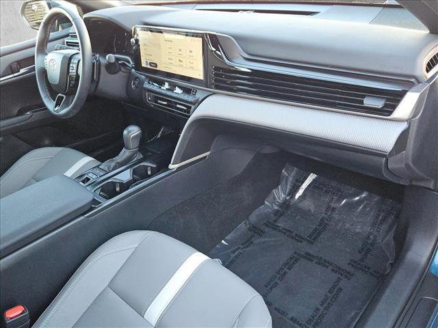 Used 2025 Toyota Camry SE image 21