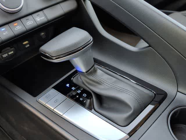 Used 2025 Hyundai Elantra SE FWD image 26