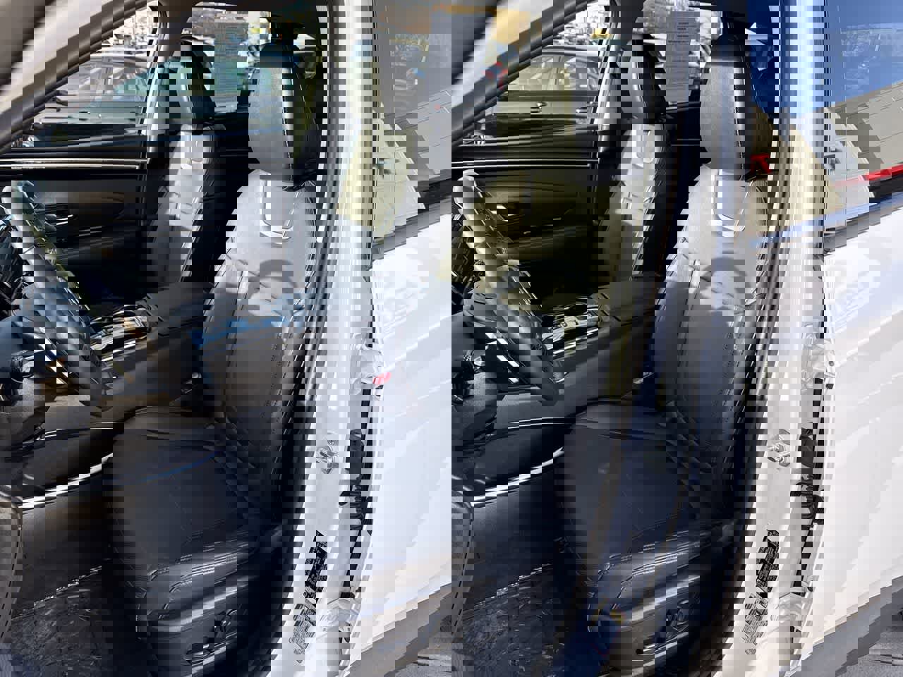 Used 2023 Hyundai Tucson Limited w/ Cargo Package image 11